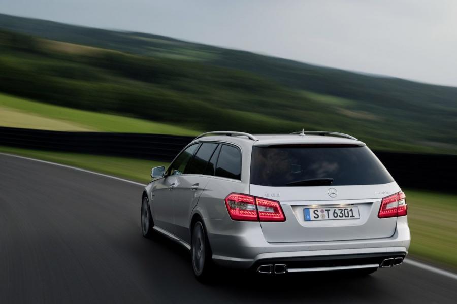  Mercedes-Benz E63 AMG Wagon 2011 года  (фото 5 из 11)